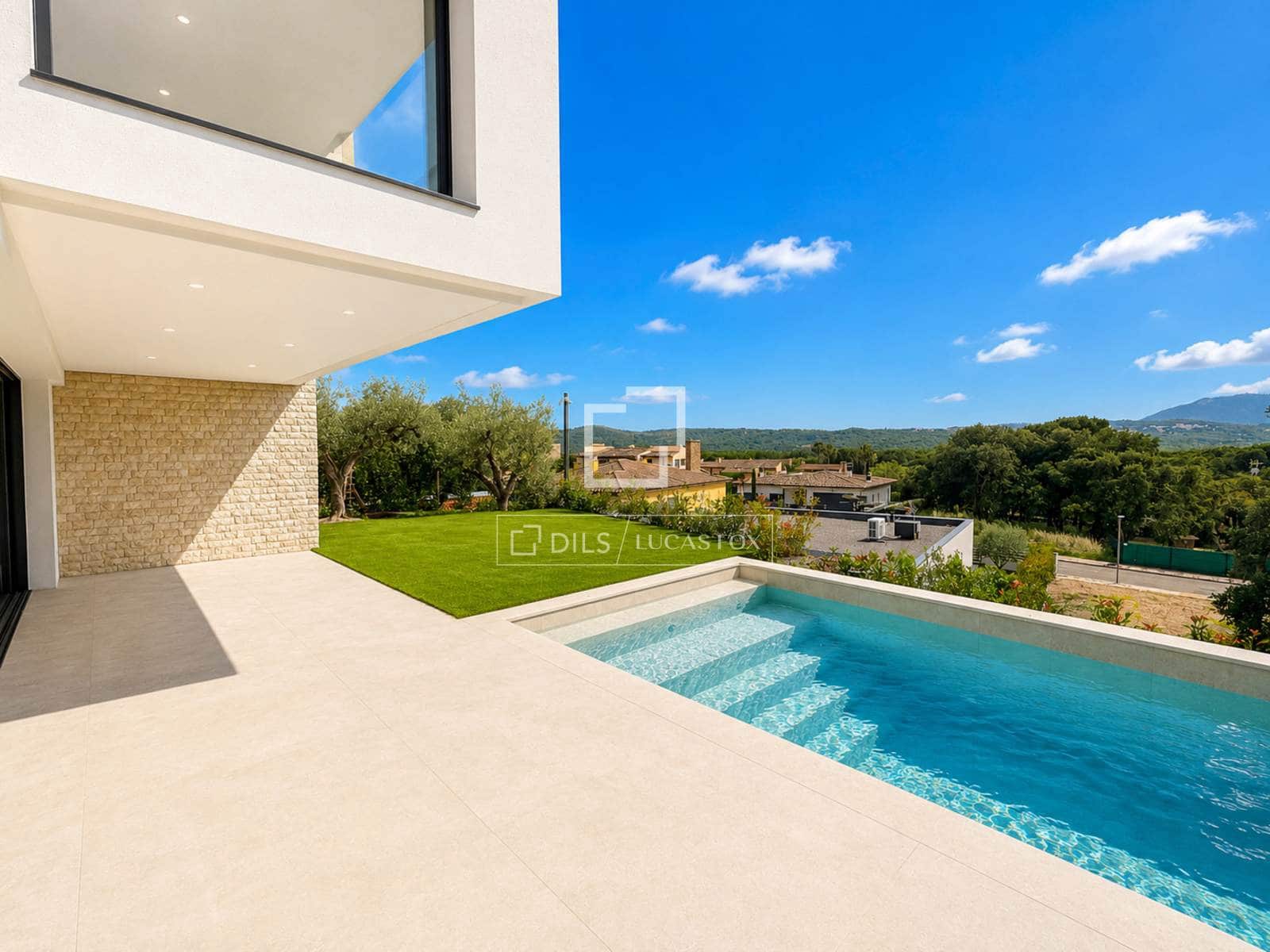5 bedroom Villa for sale in Santa Cristina d'Aro with pool garage - € 1,680,000 (Ref: 9397868)