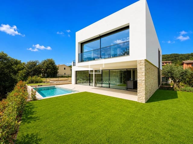 5 soverom Villa til salgs i Santa Cristina d'Aro med svømmebasseng garasje - € 1 680 000 (Ref: 9397868)
