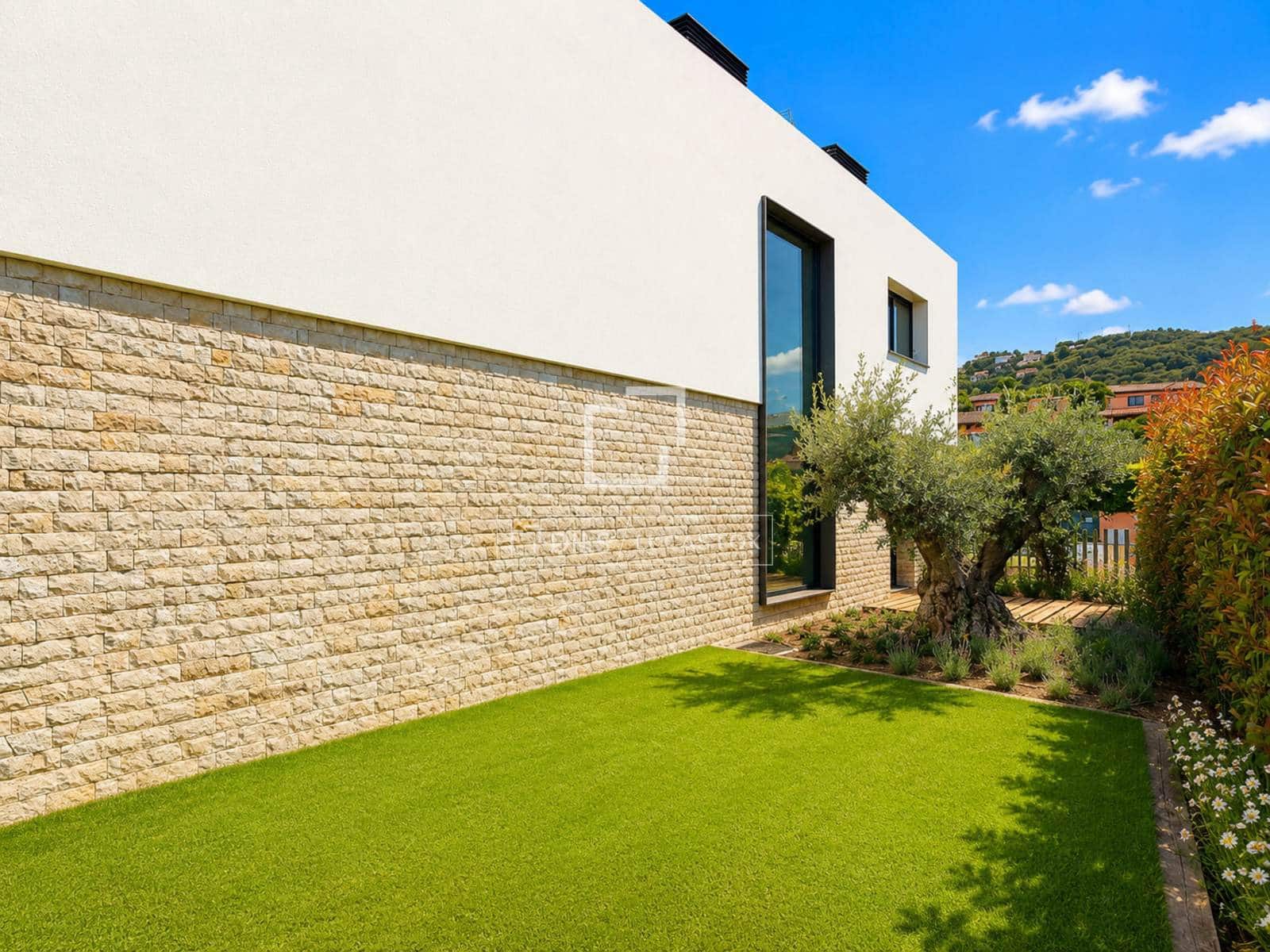 5 bedroom Villa for sale in Santa Cristina d'Aro with pool garage - € 1,680,000 (Ref: 9397868)