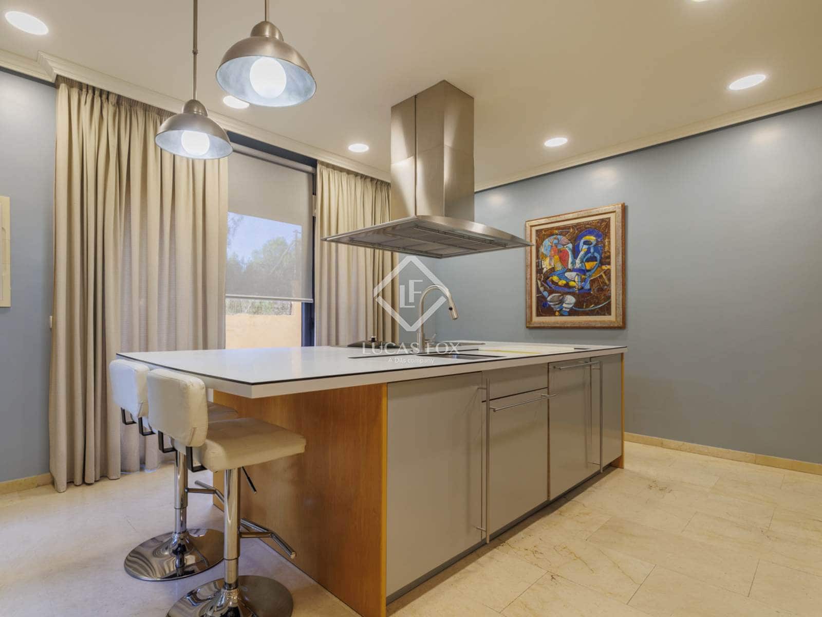 5 bedroom Villa for sale in Torrelodones with pool garage - € 1,690,000 (Ref: 9397977)