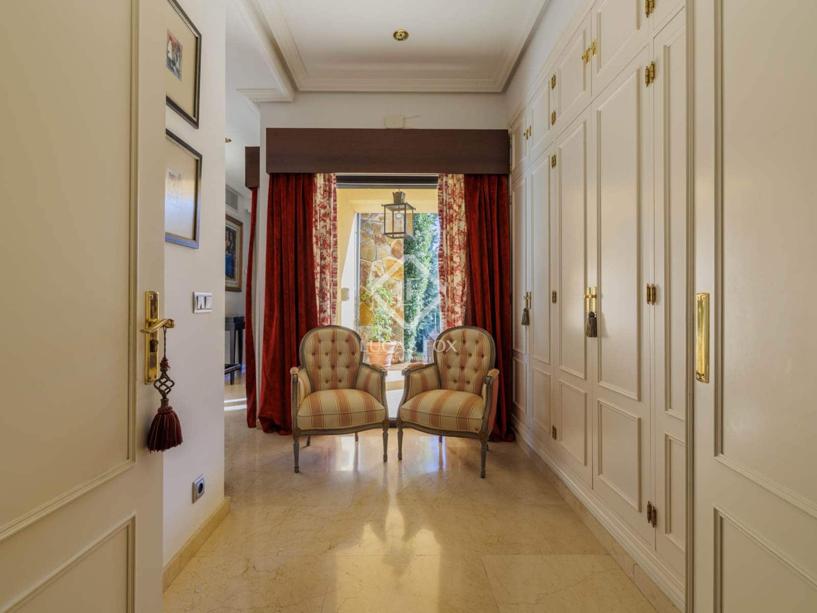 5 bedroom Villa for sale in Torrelodones with pool garage - € 1,690,000 (Ref: 9397977)