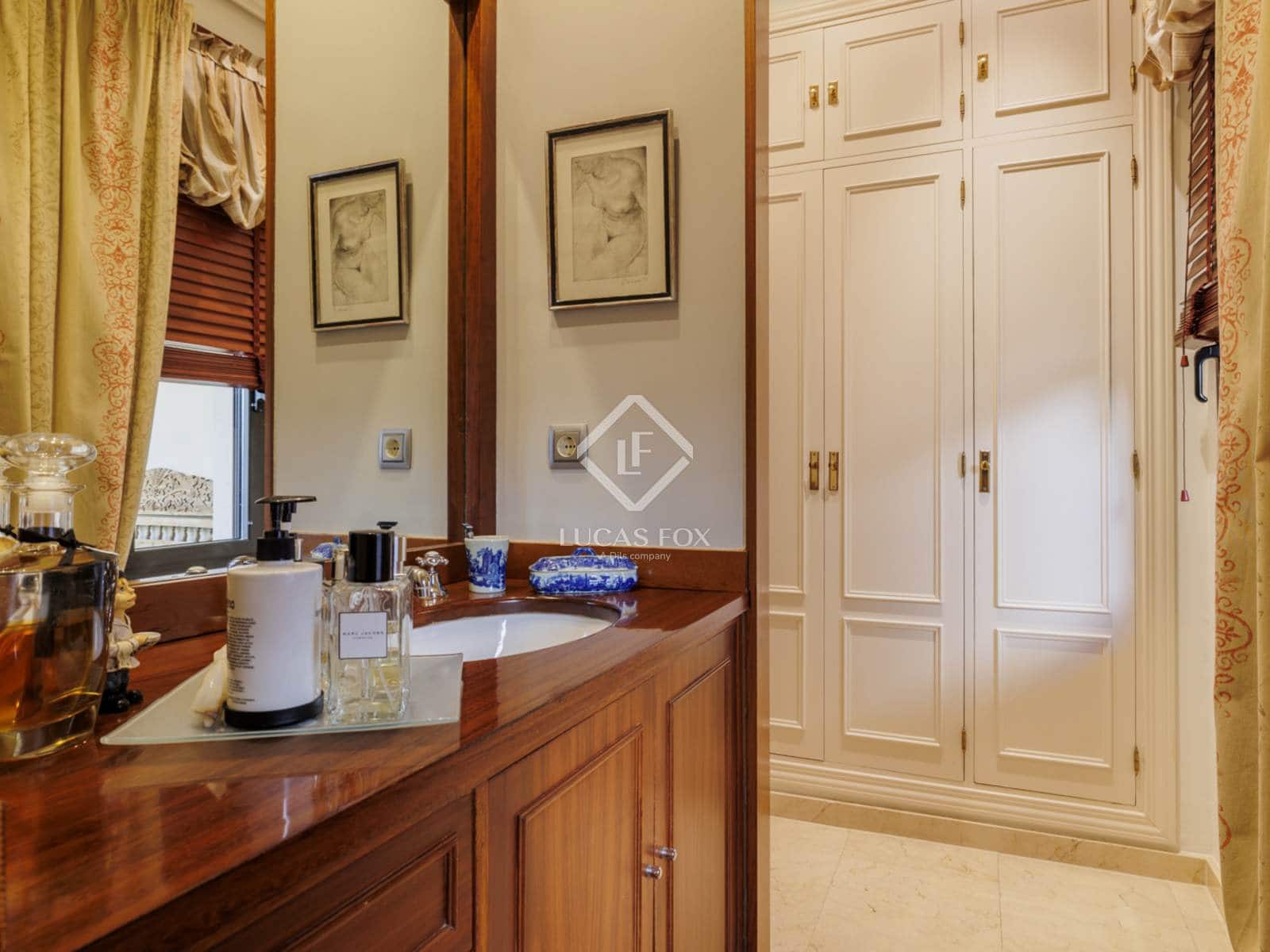 5 bedroom Villa for sale in Torrelodones with pool garage - € 1,690,000 (Ref: 9397977)