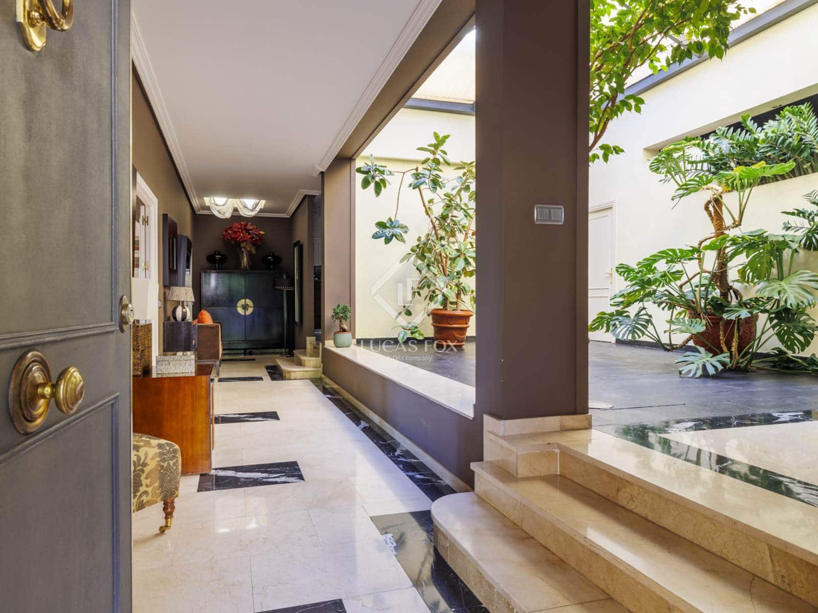 5 bedroom Villa for sale in Torrelodones with pool garage - € 1,690,000 (Ref: 9397977)