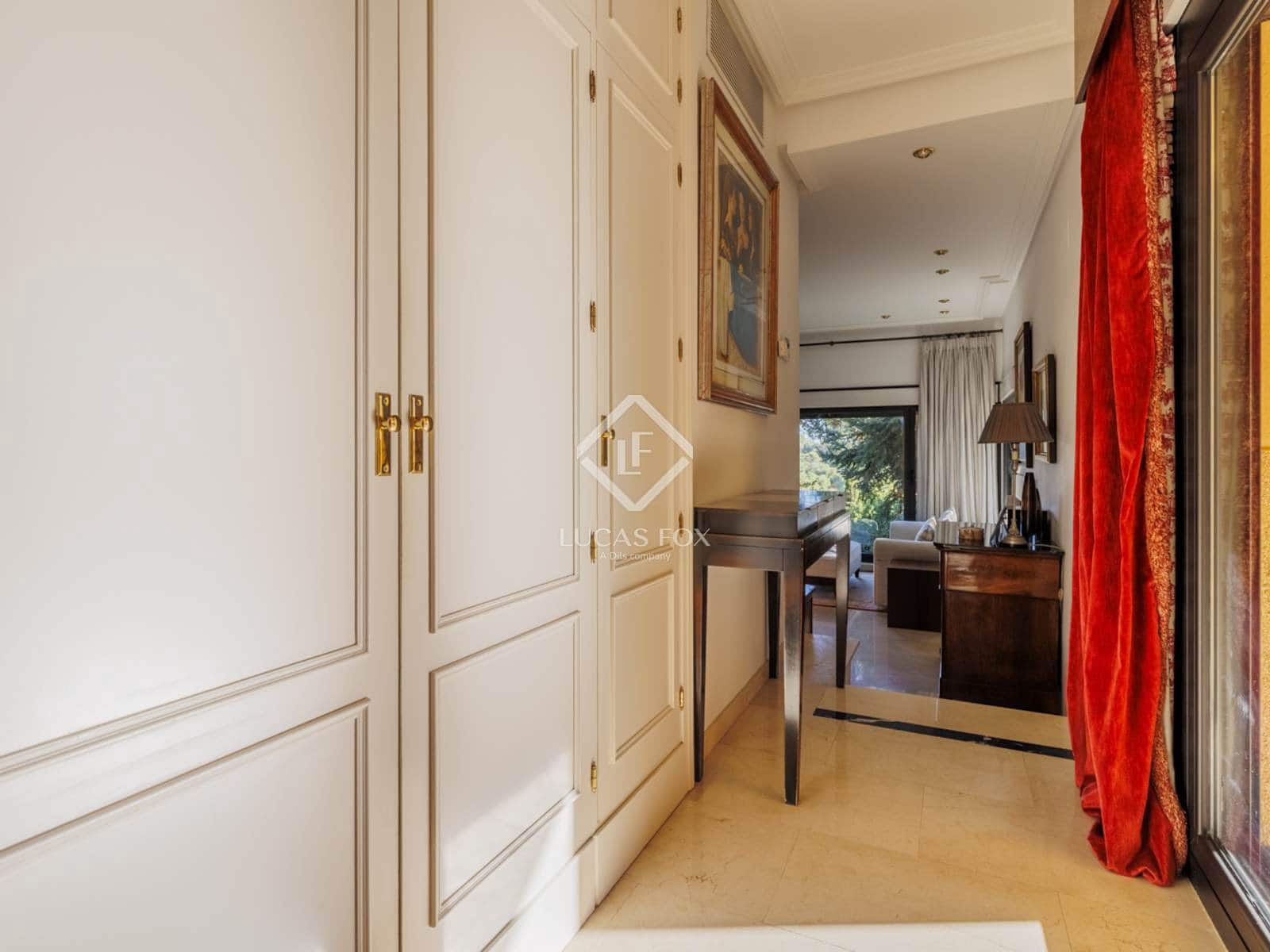 5 bedroom Villa for sale in Torrelodones with pool garage - € 1,690,000 (Ref: 9397977)