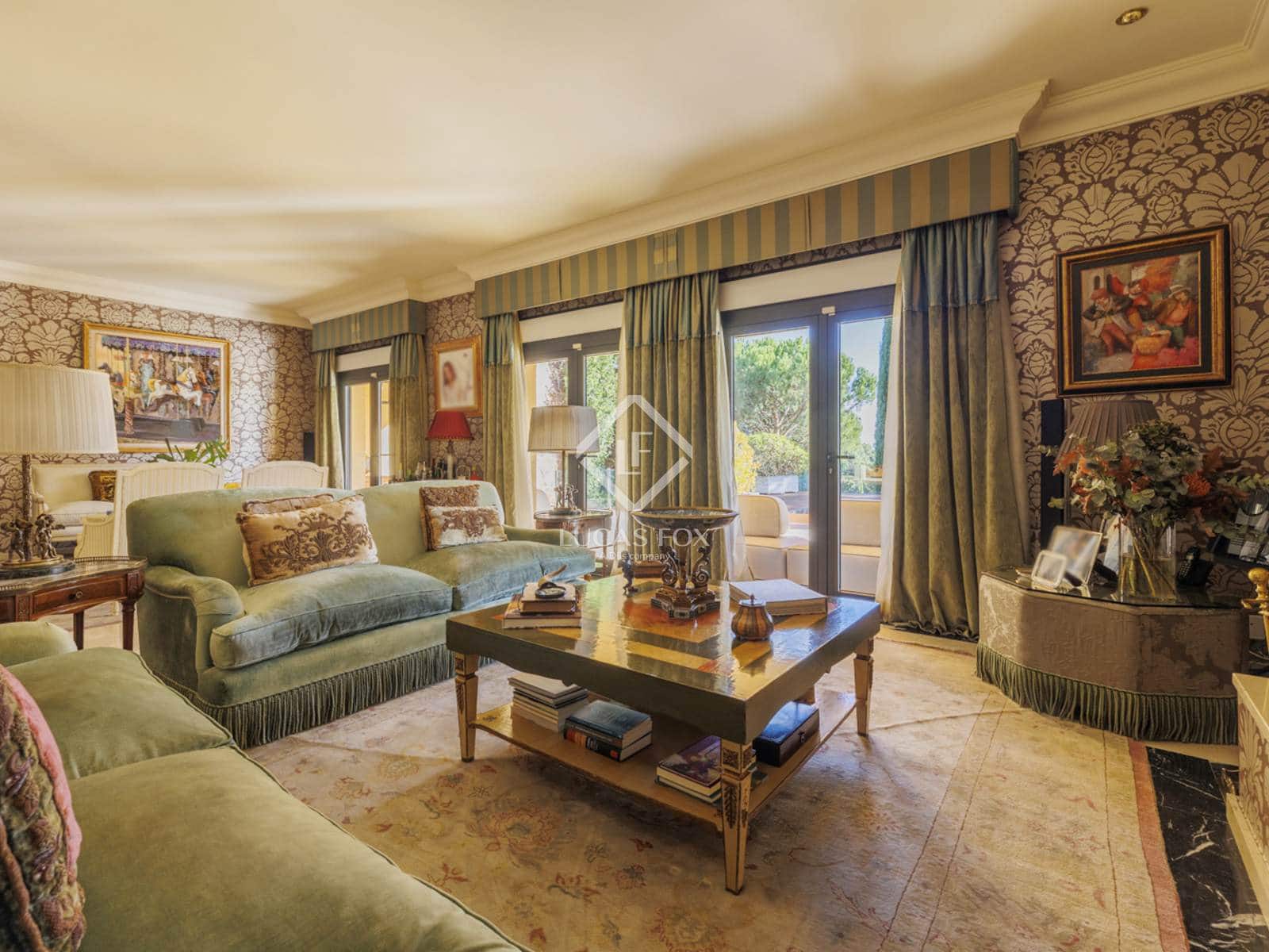 5 bedroom Villa for sale in Torrelodones with pool garage - € 1,690,000 (Ref: 9397977)