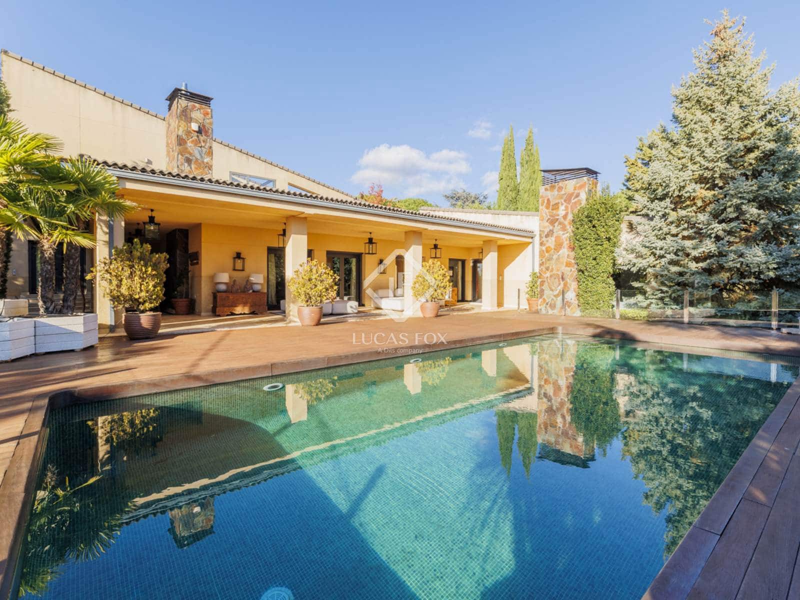 5 bedroom Villa for sale in Torrelodones with pool garage - € 1,690,000 (Ref: 9397977)