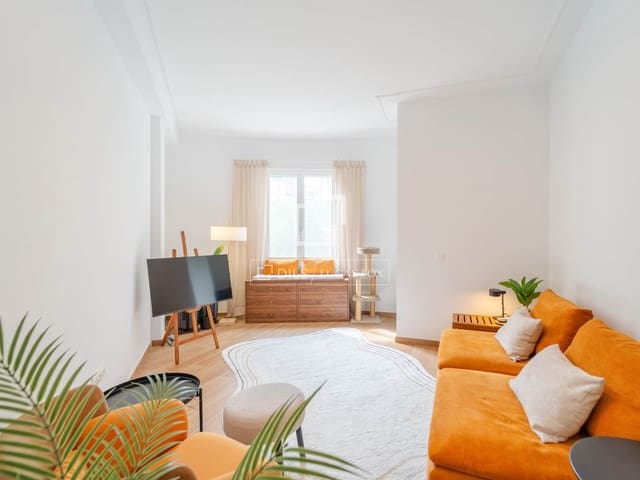 2 bedroom Apartment for rent in Valencia city - € 1,700 (Ref: 9399804)