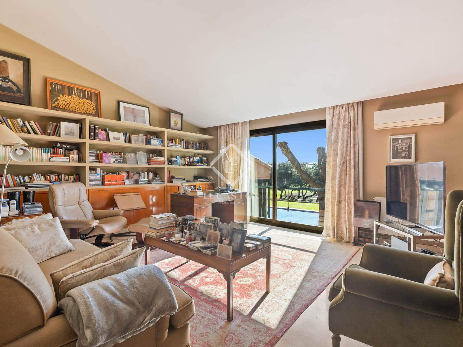 Chalet de 6 habitaciones en Madrid ciudad en venta con piscina - 6.500.000 € (Ref: 9399950)