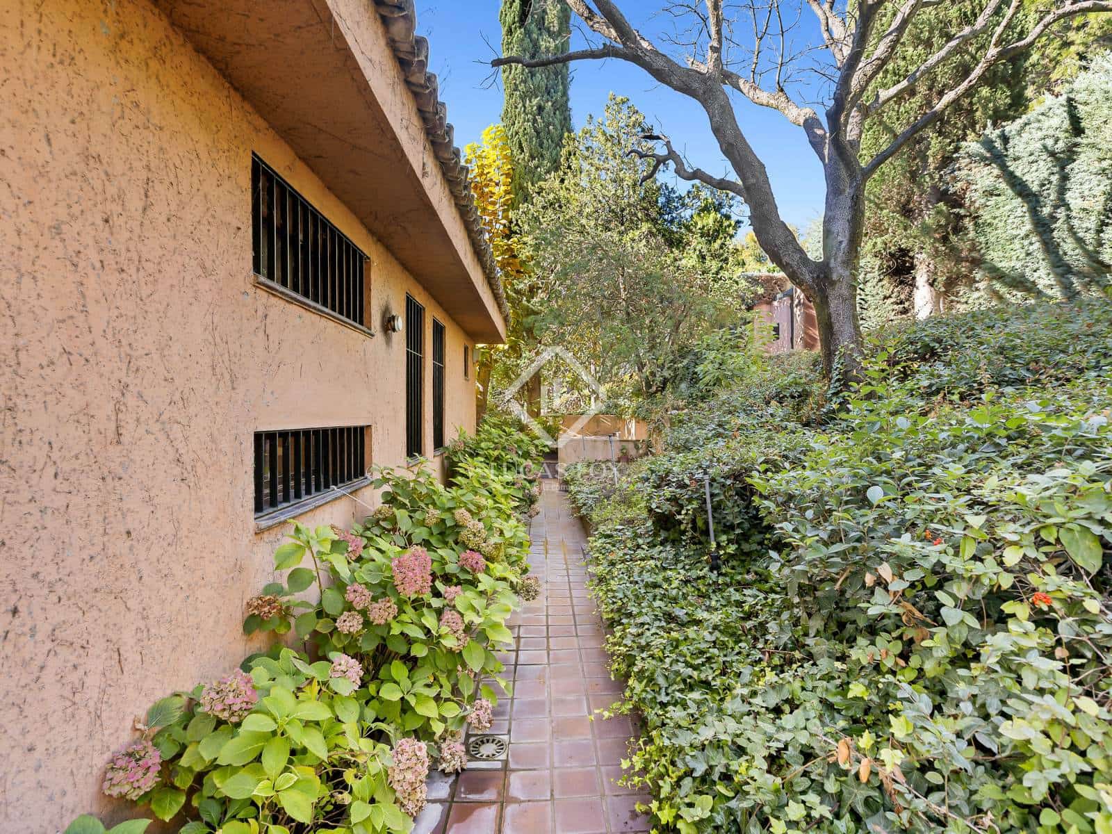 Chalet de 6 habitaciones en Madrid ciudad en venta con piscina - 6.500.000 € (Ref: 9399950)