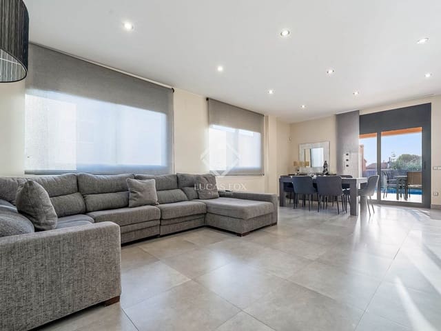 4 sypialnia Willa na sprzedaż w Altafulla z basenem garażem - 995 000 € (Ref: 9400137)