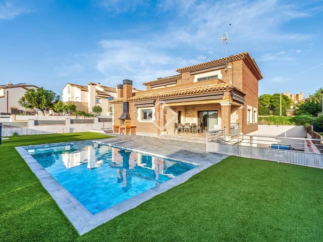 4 sypialnia Willa na sprzedaż w Altafulla z basenem garażem - 995 000 € (Ref: 9400137)