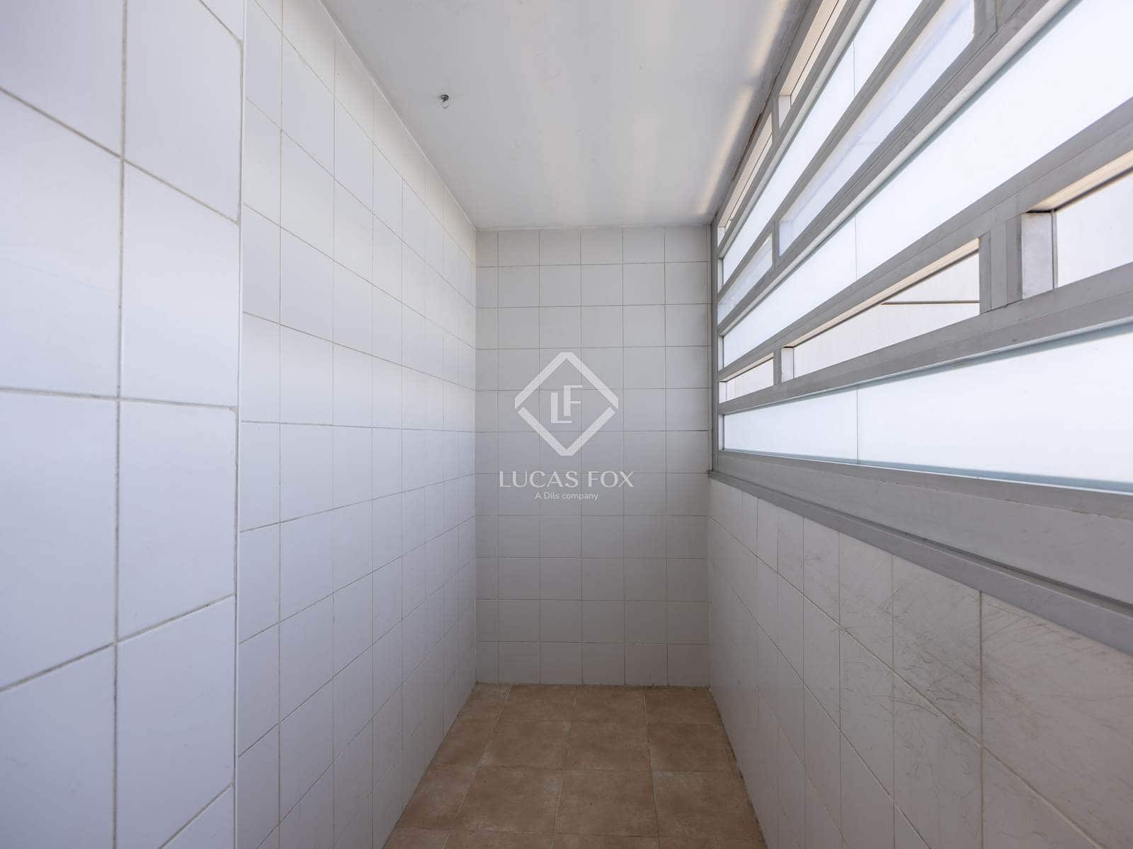 3 makuuhuone Huoneisto vuokrattavana paikassa Valencia kaupunki - 2 700 € (Ref: 9400138)