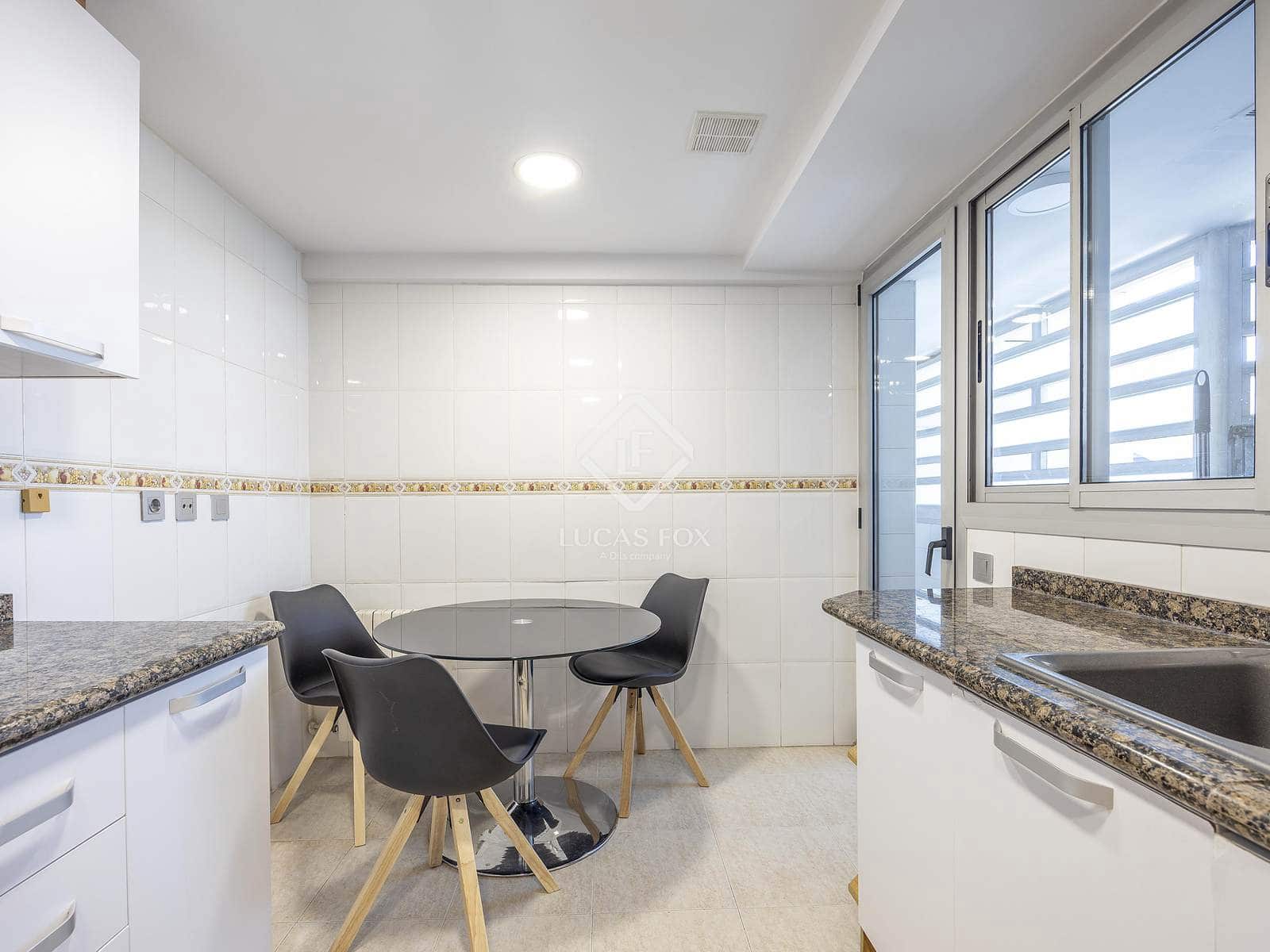 3 makuuhuone Huoneisto vuokrattavana paikassa Valencia kaupunki - 2 700 € (Ref: 9400138)