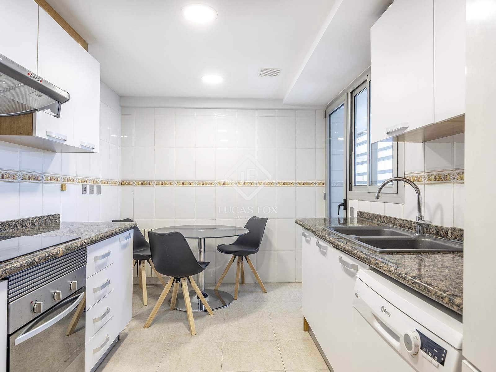 3 makuuhuone Huoneisto vuokrattavana paikassa Valencia kaupunki - 2 700 € (Ref: 9400138)
