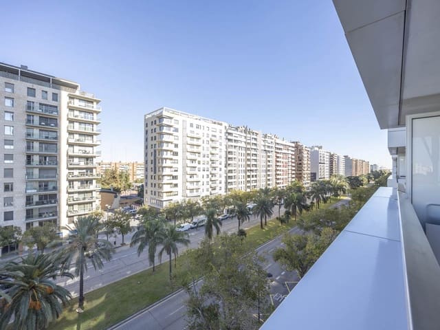 3 bedroom Apartment for rent in Valencia city - € 2,700 (Ref: 9400138)