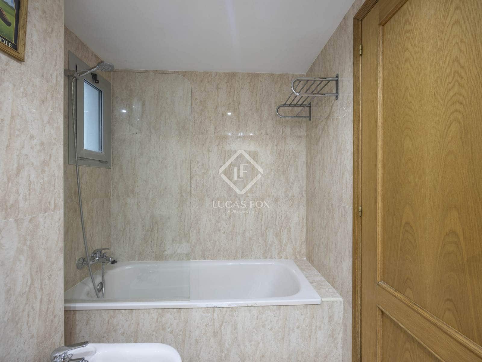 3 makuuhuone Huoneisto vuokrattavana paikassa Valencia kaupunki - 2 700 € (Ref: 9400138)