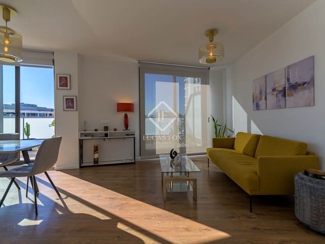 3 bedroom Penthouse for rent in Valencia city with pool garage - € 3,500 (Ref: 9401733)
