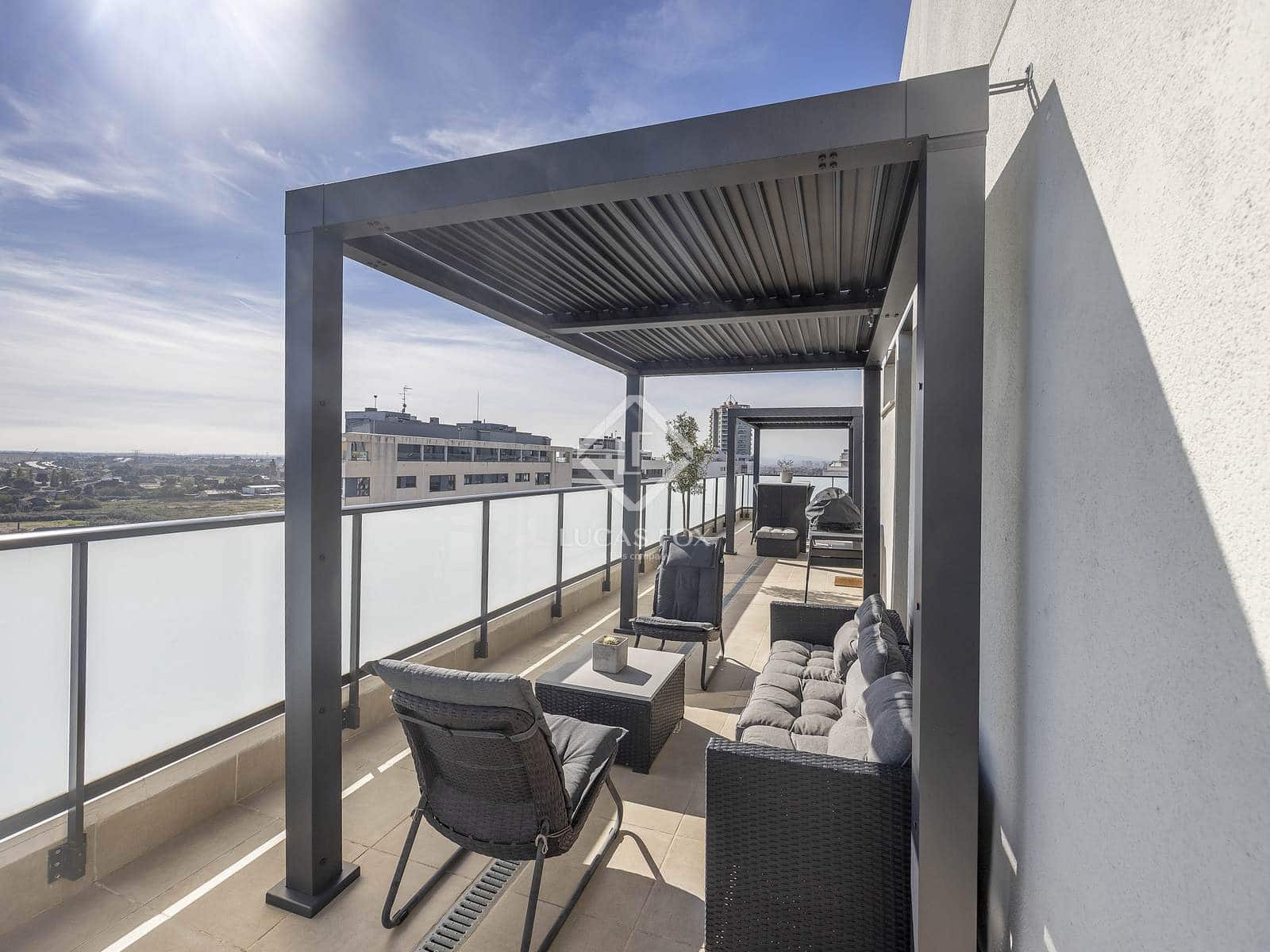 3 slaapkamer Penthouse te huur in Valencia stad met zwembad garage - € 3.500 (Ref: 9401733)