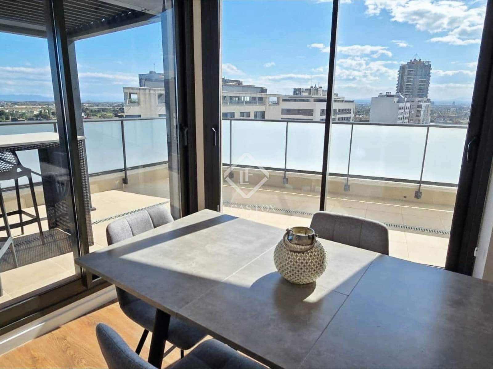 3 slaapkamer Penthouse te huur in Valencia stad met zwembad garage - € 3.500 (Ref: 9401733)