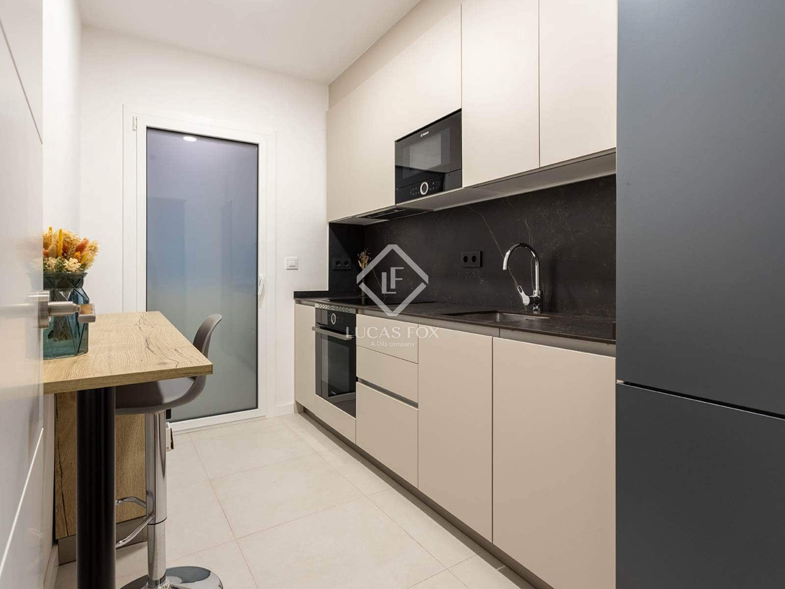 3 bedroom Apartment for sale in Barcelona city - € 590,000 (Ref: 9402552)