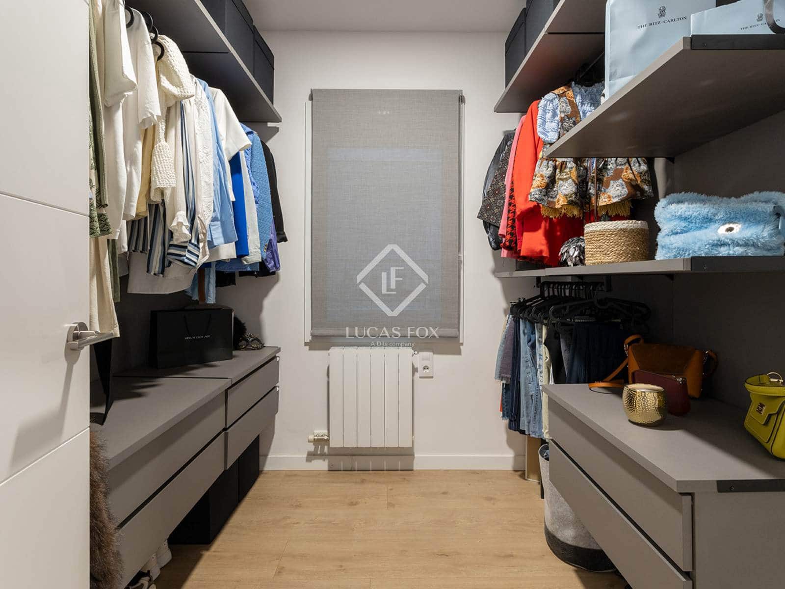 3 bedroom Apartment for sale in Barcelona city - € 590,000 (Ref: 9402552)