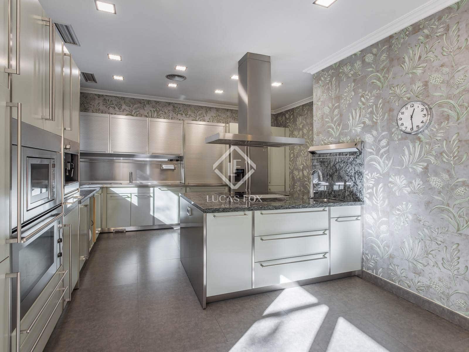 5 soverom Villa til salgs i Madrid by med svømmebasseng garasje - € 6 700 000 (Ref: 9402553)