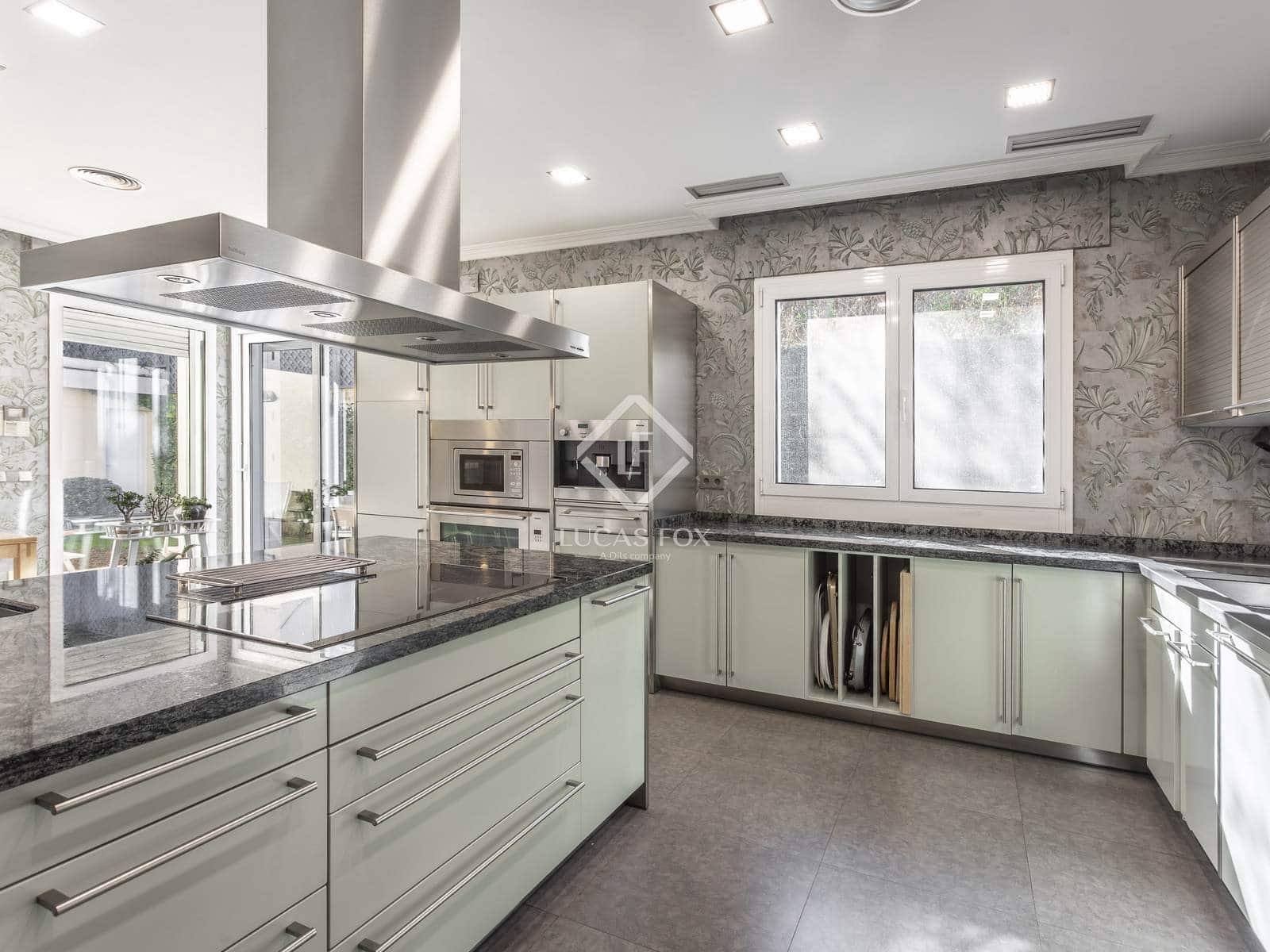 5 soverom Villa til salgs i Madrid by med svømmebasseng garasje - € 6 700 000 (Ref: 9402553)