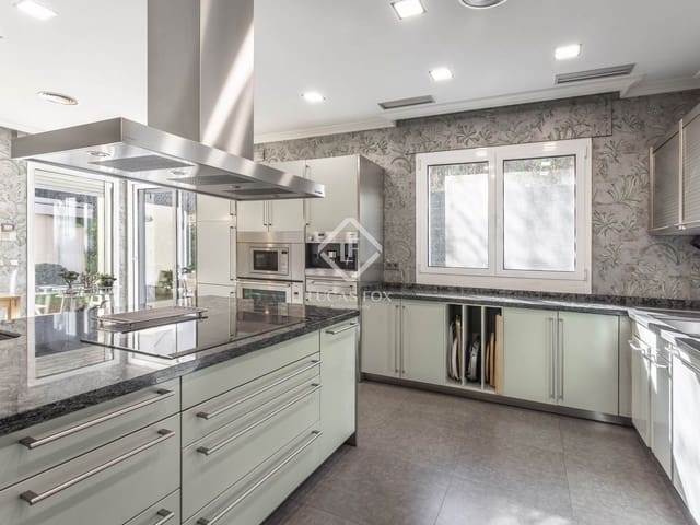 5 soveværelse Villa til salg i Madrid by med swimmingpool garage - € 6.700.000 (Ref: 9402553)