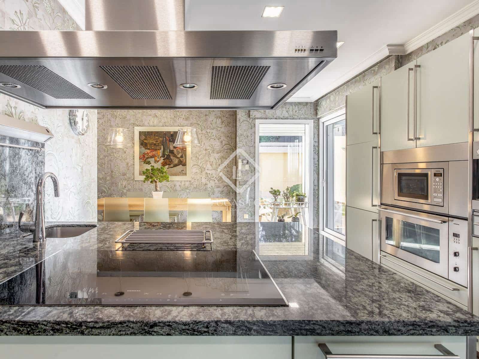 5 soverom Villa til salgs i Madrid by med svømmebasseng garasje - € 6 700 000 (Ref: 9402553)