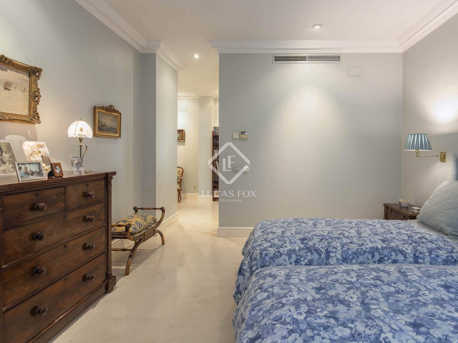 5 soverom Villa til salgs i Madrid by med svømmebasseng garasje - € 6 700 000 (Ref: 9402553)