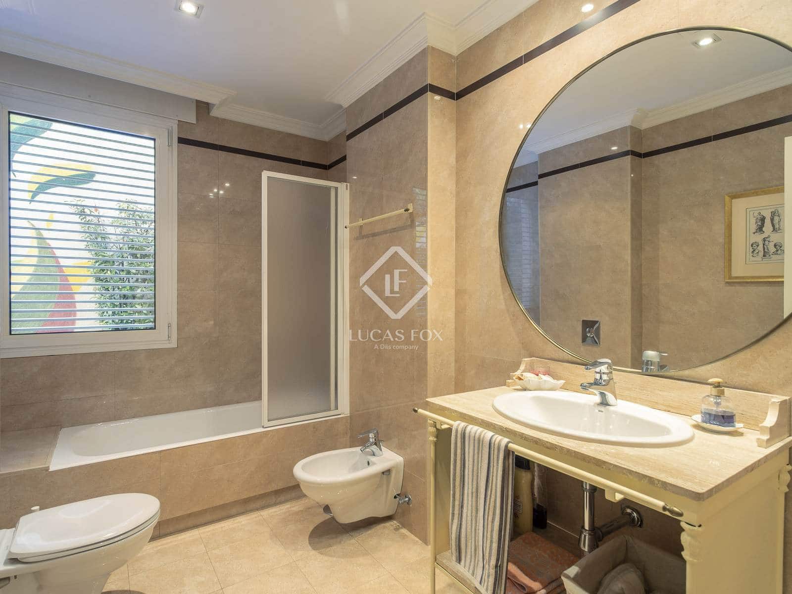 5 soverom Villa til salgs i Madrid by med svømmebasseng garasje - € 6 700 000 (Ref: 9402553)