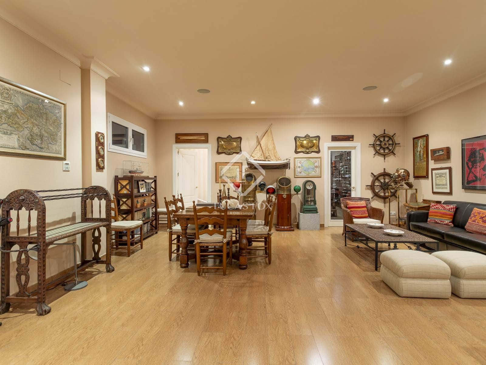 5 soverom Villa til salgs i Madrid by med svømmebasseng garasje - € 6 700 000 (Ref: 9402553)