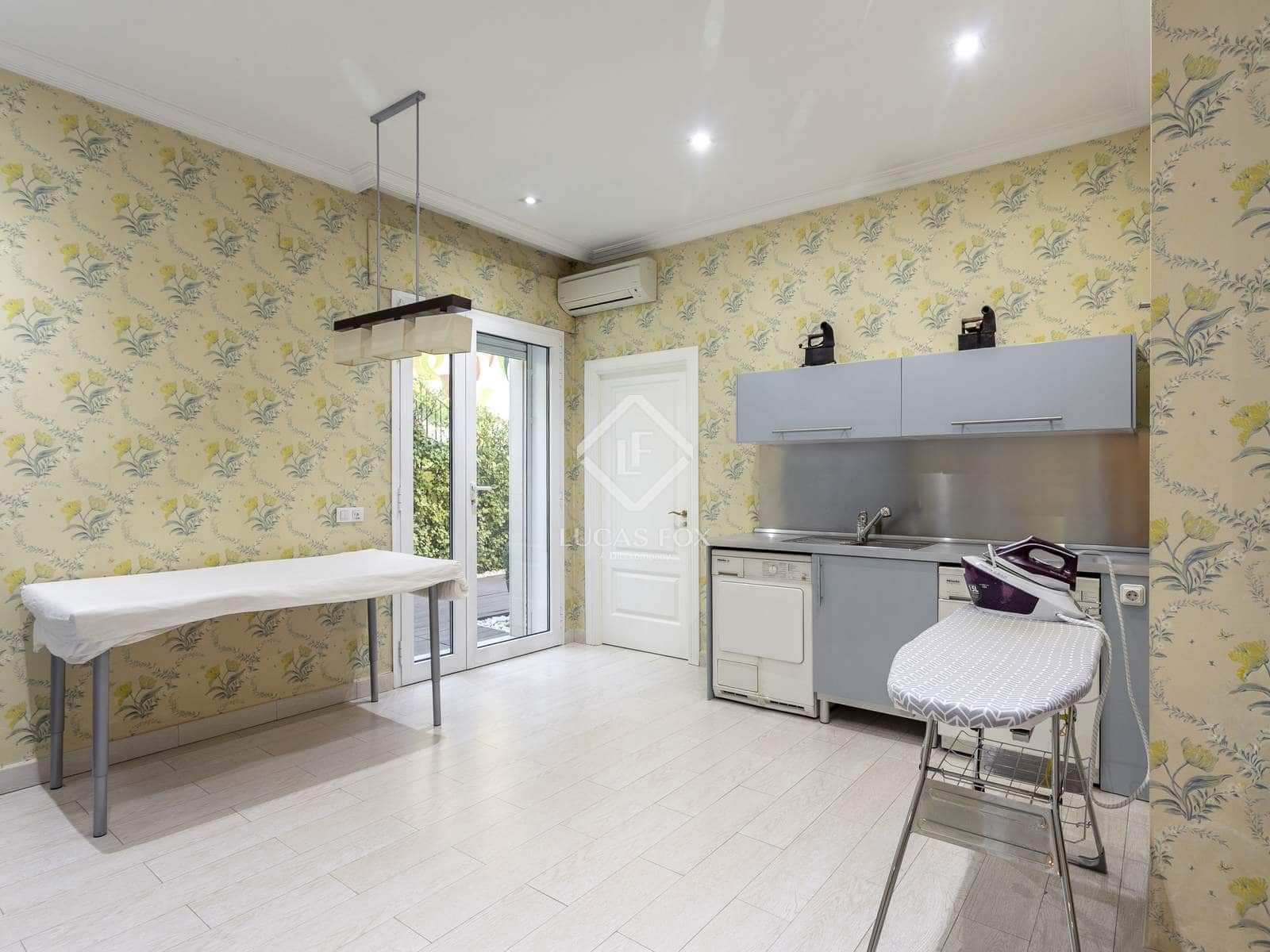 5 soverom Villa til salgs i Madrid by med svømmebasseng garasje - € 6 700 000 (Ref: 9402553)