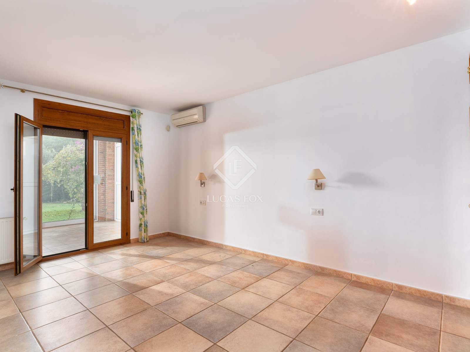 4 bedroom Villa for sale in Peralada with pool garage - € 795,000 (Ref: 9402727)