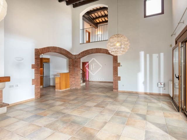 4 bedroom Villa for sale in Peralada with pool garage - € 795,000 (Ref: 9402727)