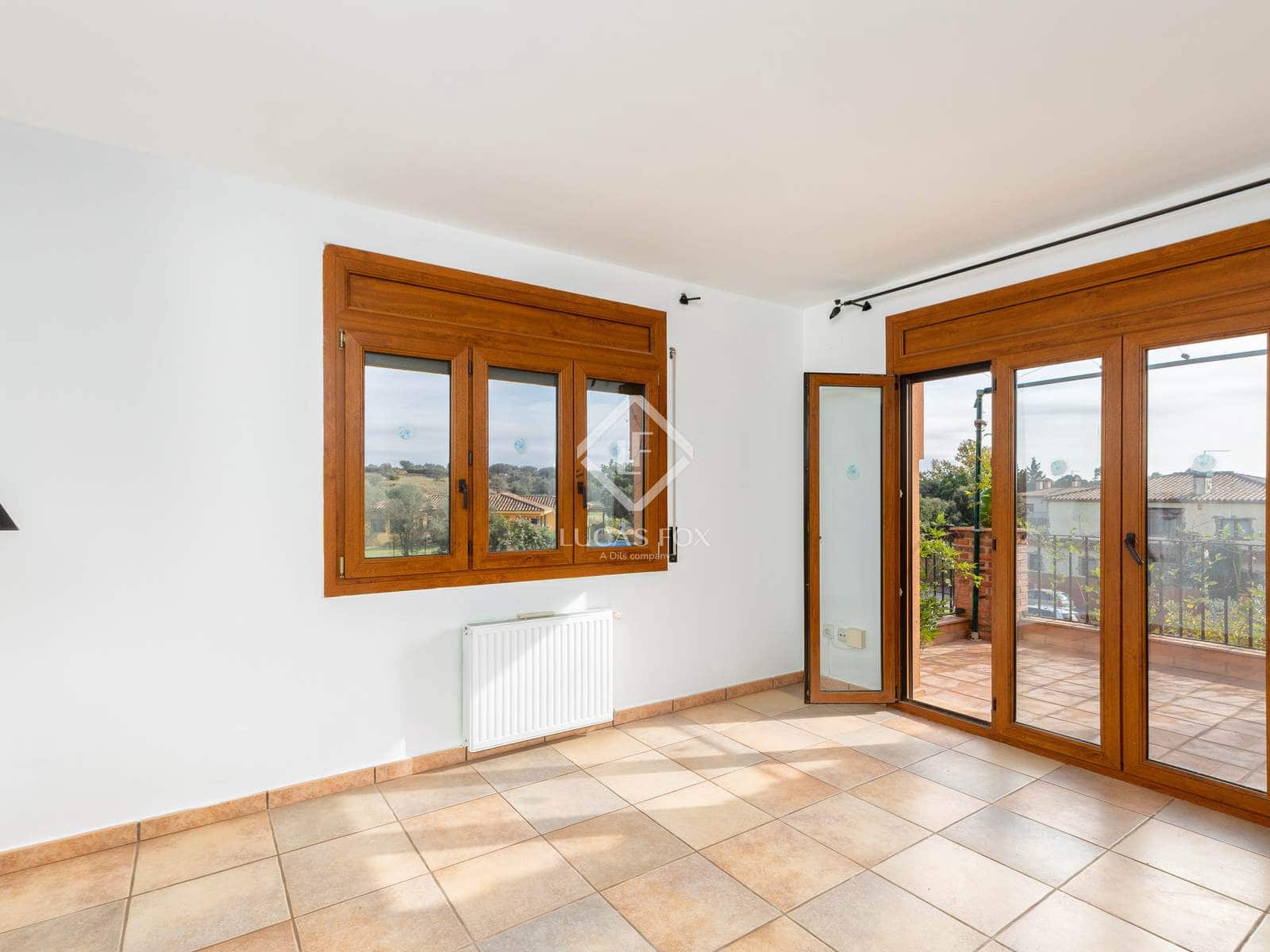 4 bedroom Villa for sale in Peralada with pool garage - € 795,000 (Ref: 9402727)