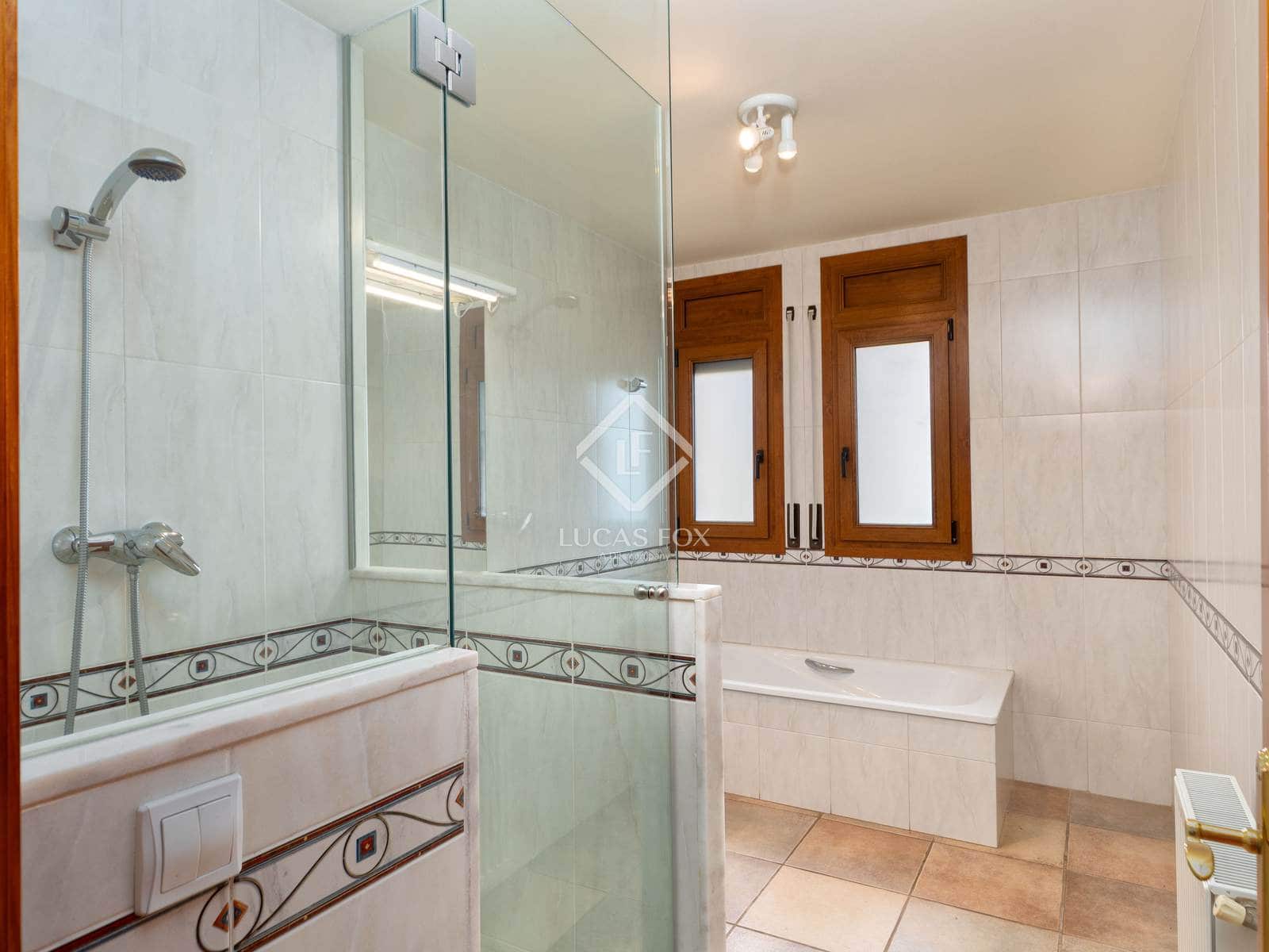 4 bedroom Villa for sale in Peralada with pool garage - € 795,000 (Ref: 9402727)