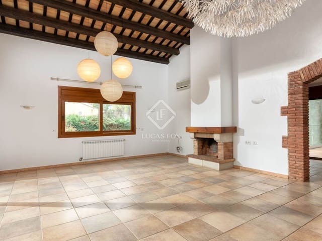 4 bedroom Villa for sale in Peralada with pool garage - € 795,000 (Ref: 9402727)