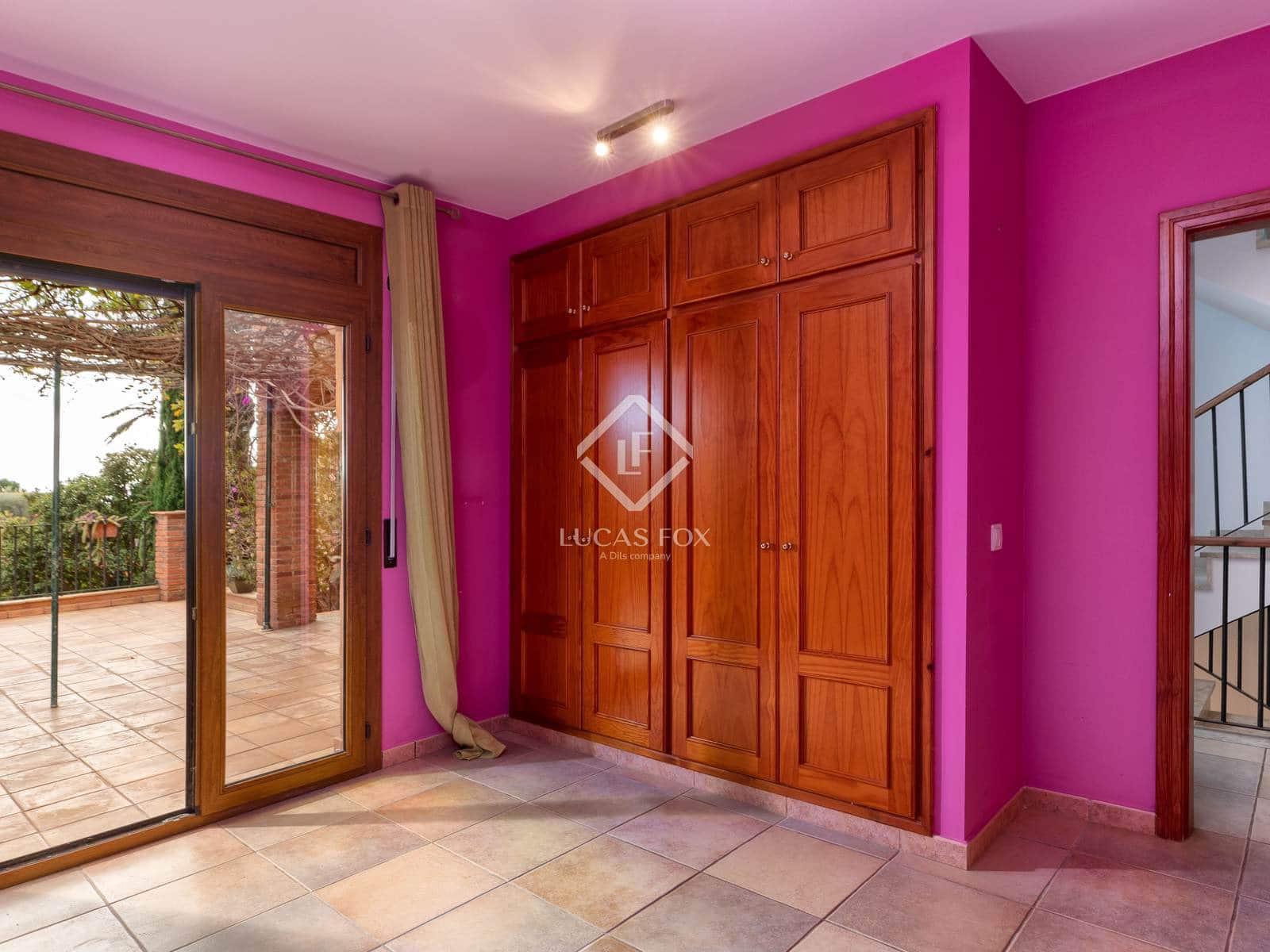 4 bedroom Villa for sale in Peralada with pool garage - € 795,000 (Ref: 9402727)