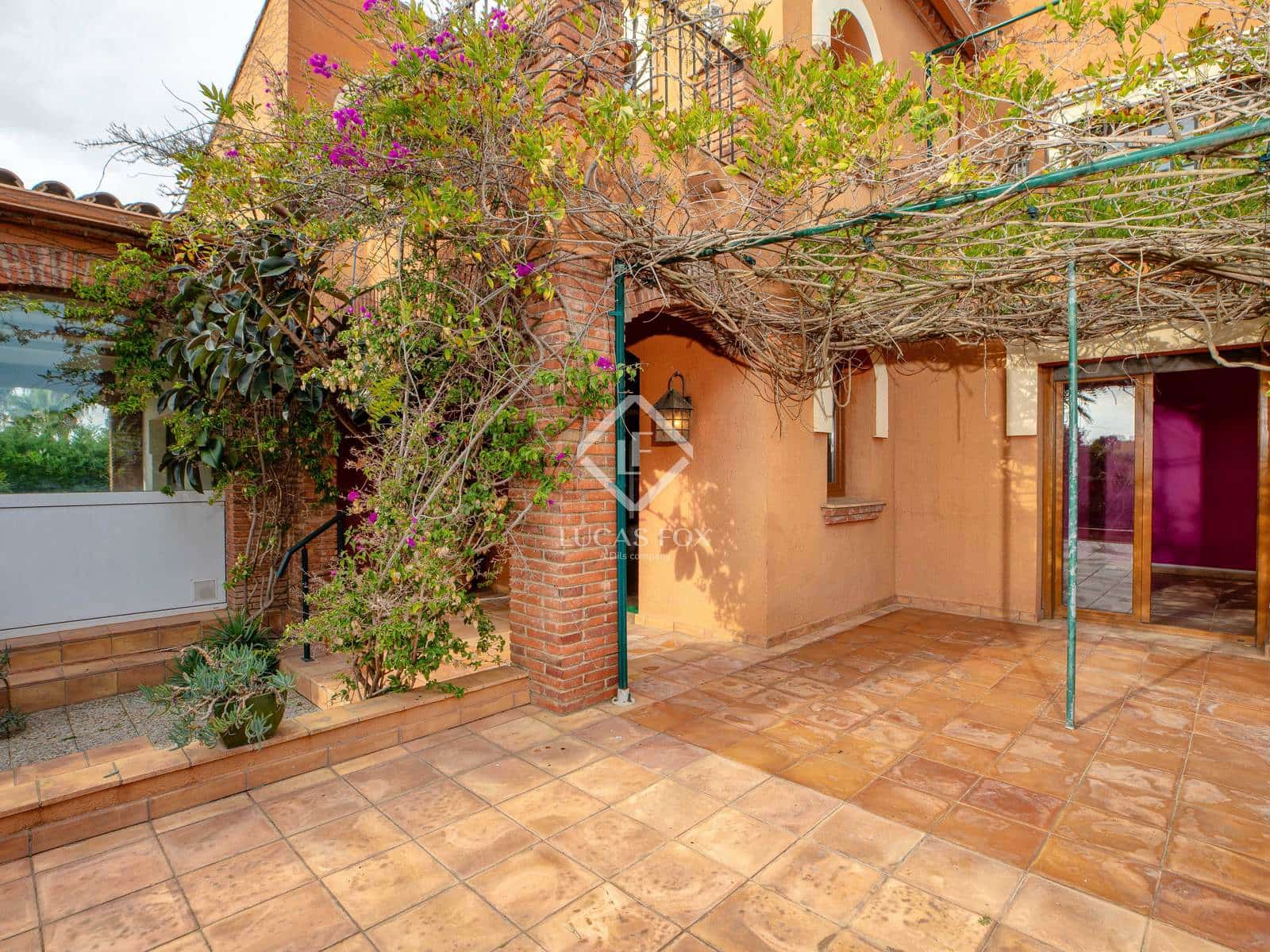 4 bedroom Villa for sale in Peralada with pool garage - € 795,000 (Ref: 9402727)