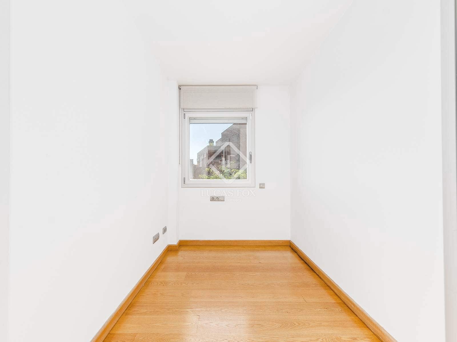 2 slaapkamer Appartement te koop in Barcelona stad met garage - € 650.000 (Ref: 9404442)