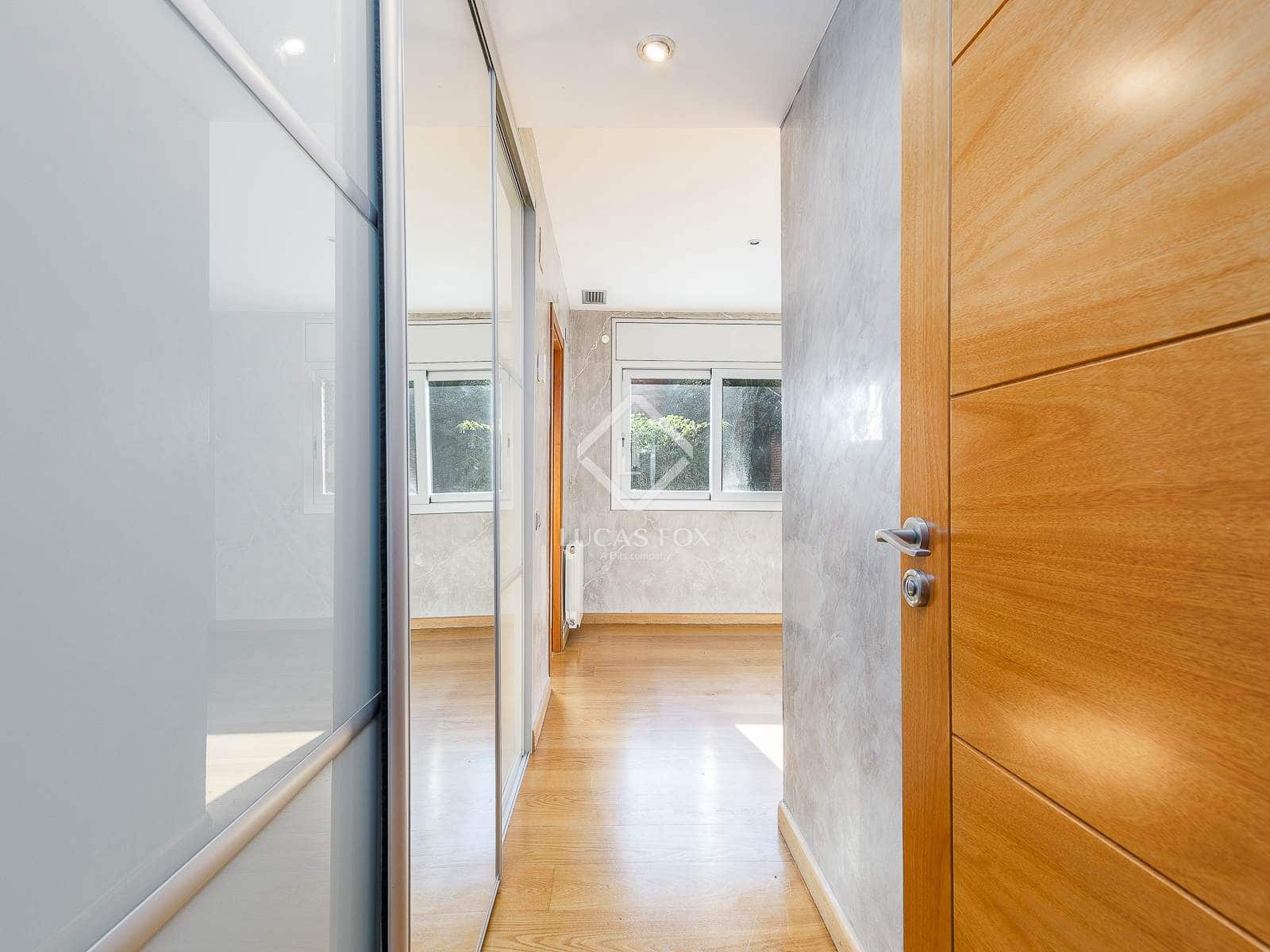 2 slaapkamer Appartement te koop in Barcelona stad met garage - € 650.000 (Ref: 9404442)