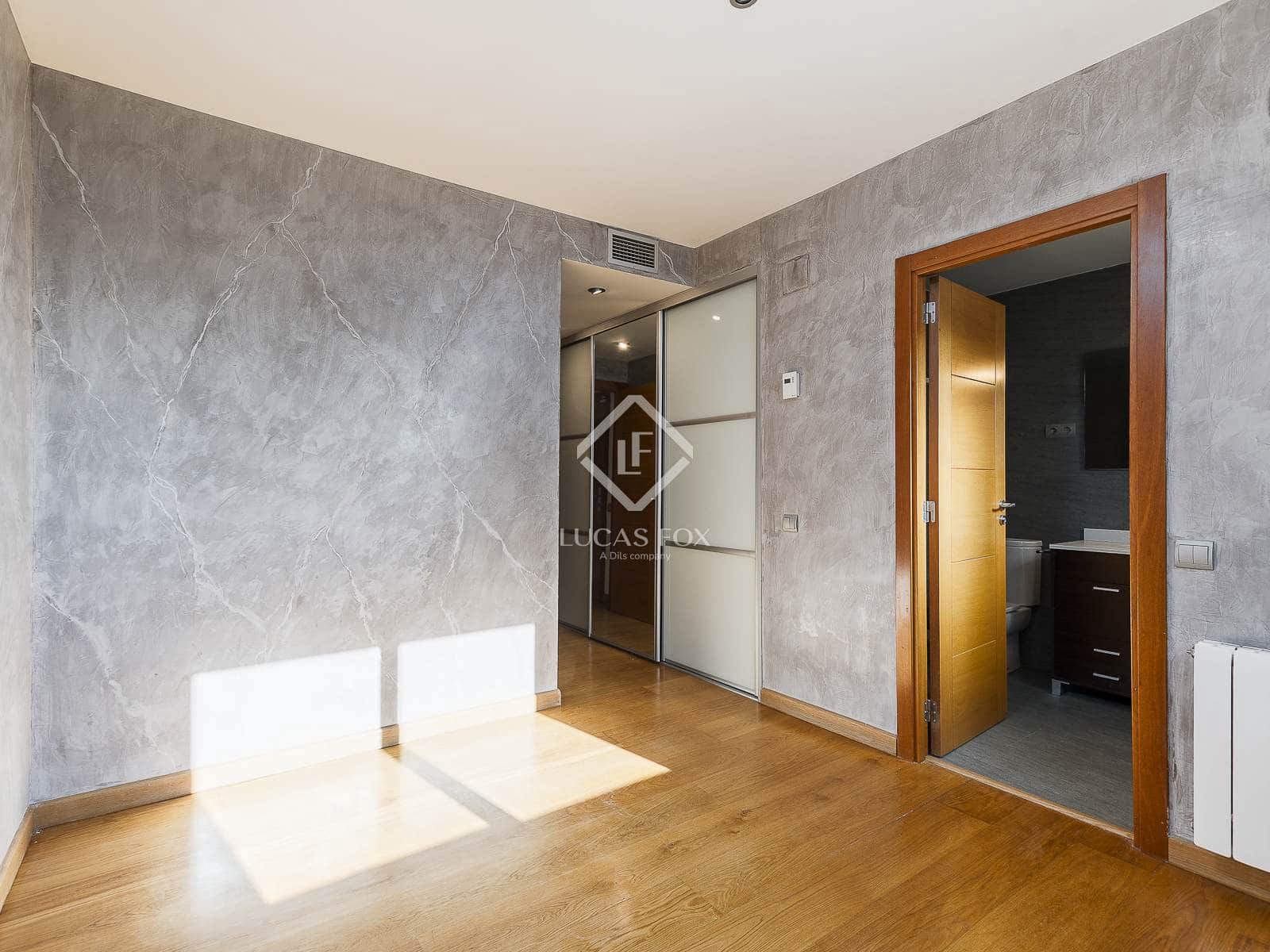 2 slaapkamer Appartement te koop in Barcelona stad met garage - € 650.000 (Ref: 9404442)