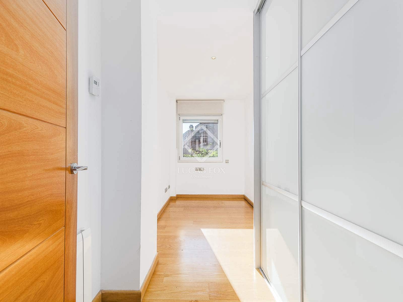 2 slaapkamer Appartement te koop in Barcelona stad met garage - € 650.000 (Ref: 9404442)