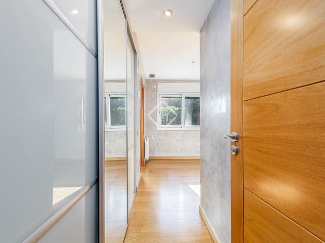 2 slaapkamer Appartement te koop in Barcelona stad met garage - € 650.000 (Ref: 9404442)