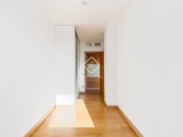 2 slaapkamer Appartement te koop in Barcelona stad met garage - € 650.000 (Ref: 9404442)