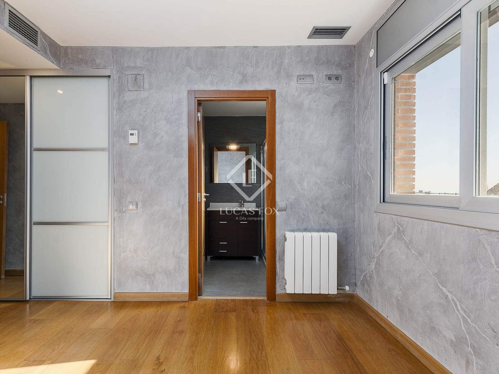 2 slaapkamer Appartement te koop in Barcelona stad met garage - € 650.000 (Ref: 9404442)