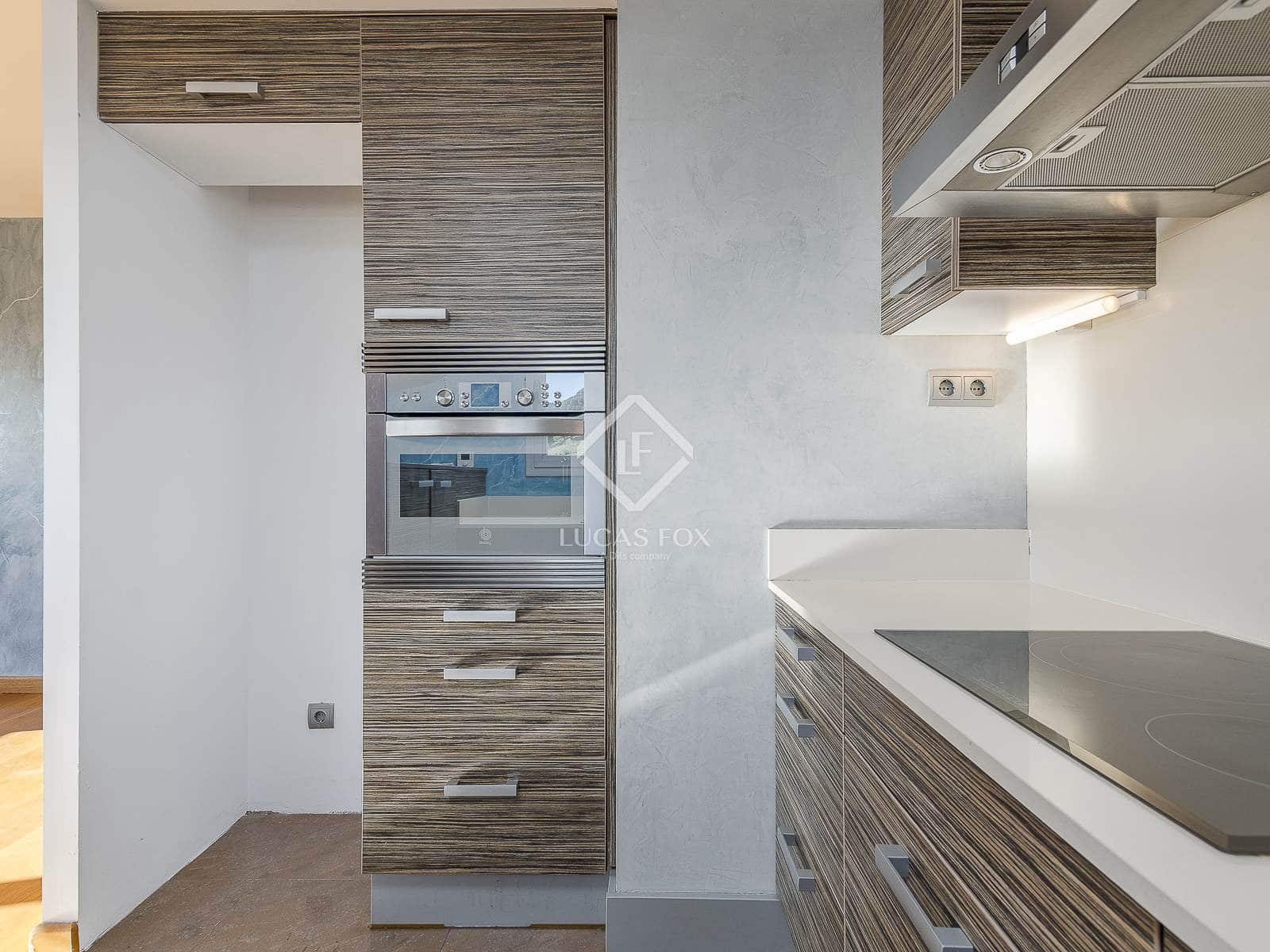 2 slaapkamer Appartement te koop in Barcelona stad met garage - € 650.000 (Ref: 9404442)