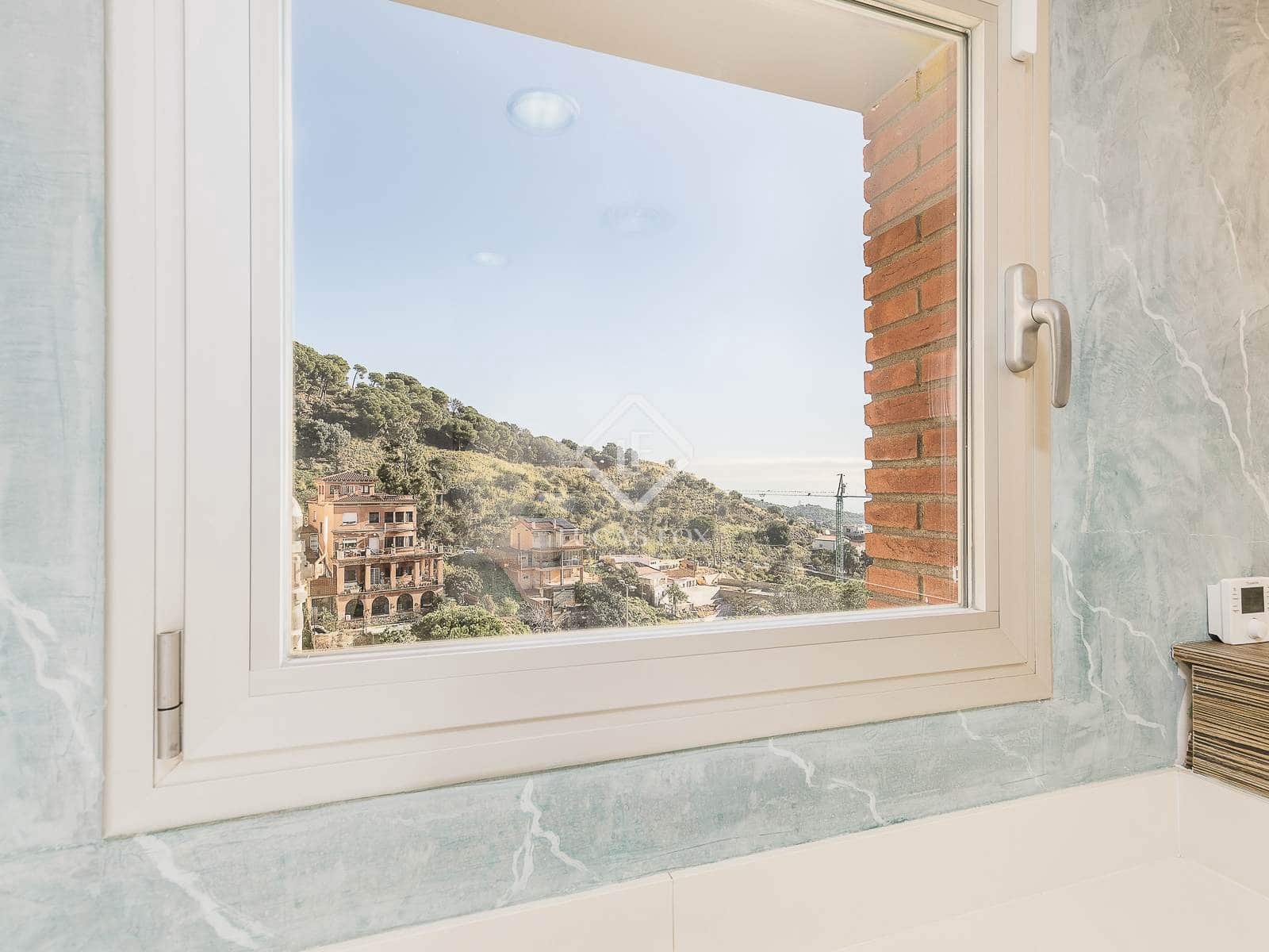 2 slaapkamer Appartement te koop in Barcelona stad met garage - € 650.000 (Ref: 9404442)