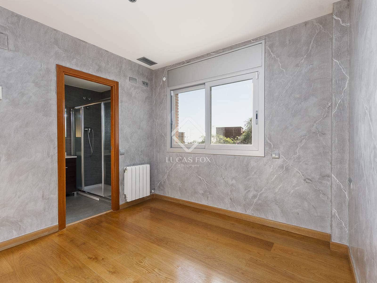 2 slaapkamer Appartement te koop in Barcelona stad met garage - € 650.000 (Ref: 9404442)